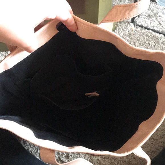 Beautiful BCBG Bag - Picture 7 of 8